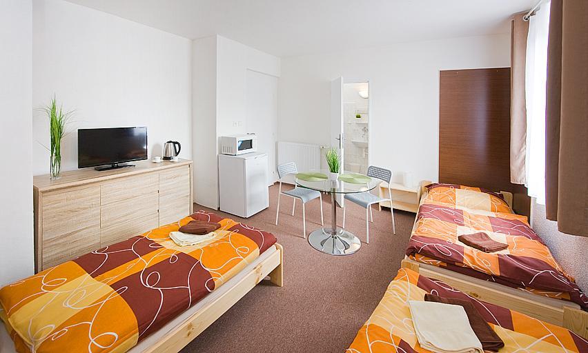 Penzion Ostrava-Levne Ubytovani Extérieur photo
