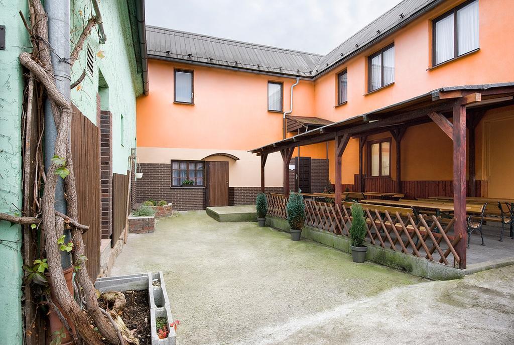 Penzion Ostrava-Levne Ubytovani Extérieur photo
